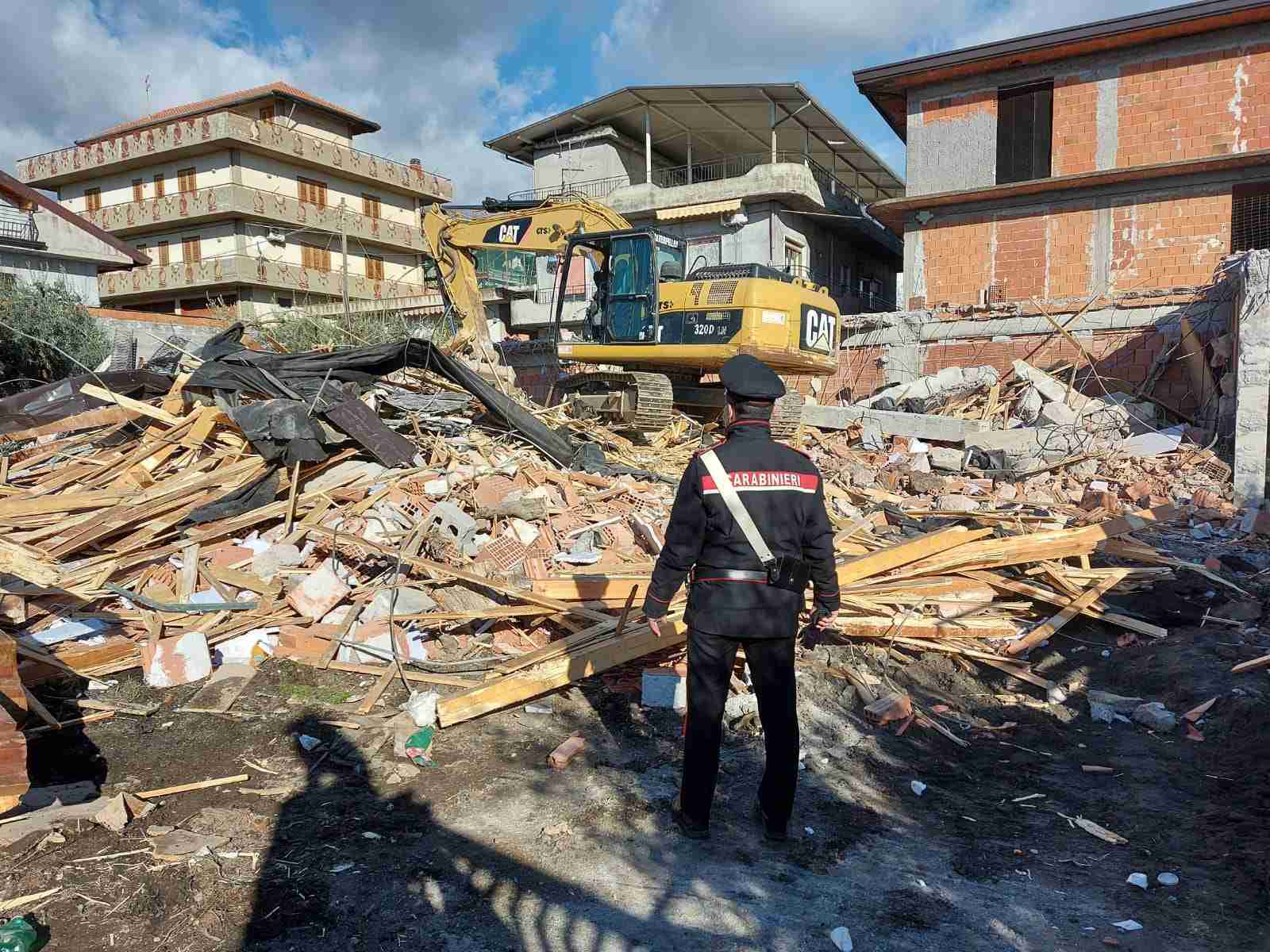 La Procura dispone demolizione di due costruzioni abusive