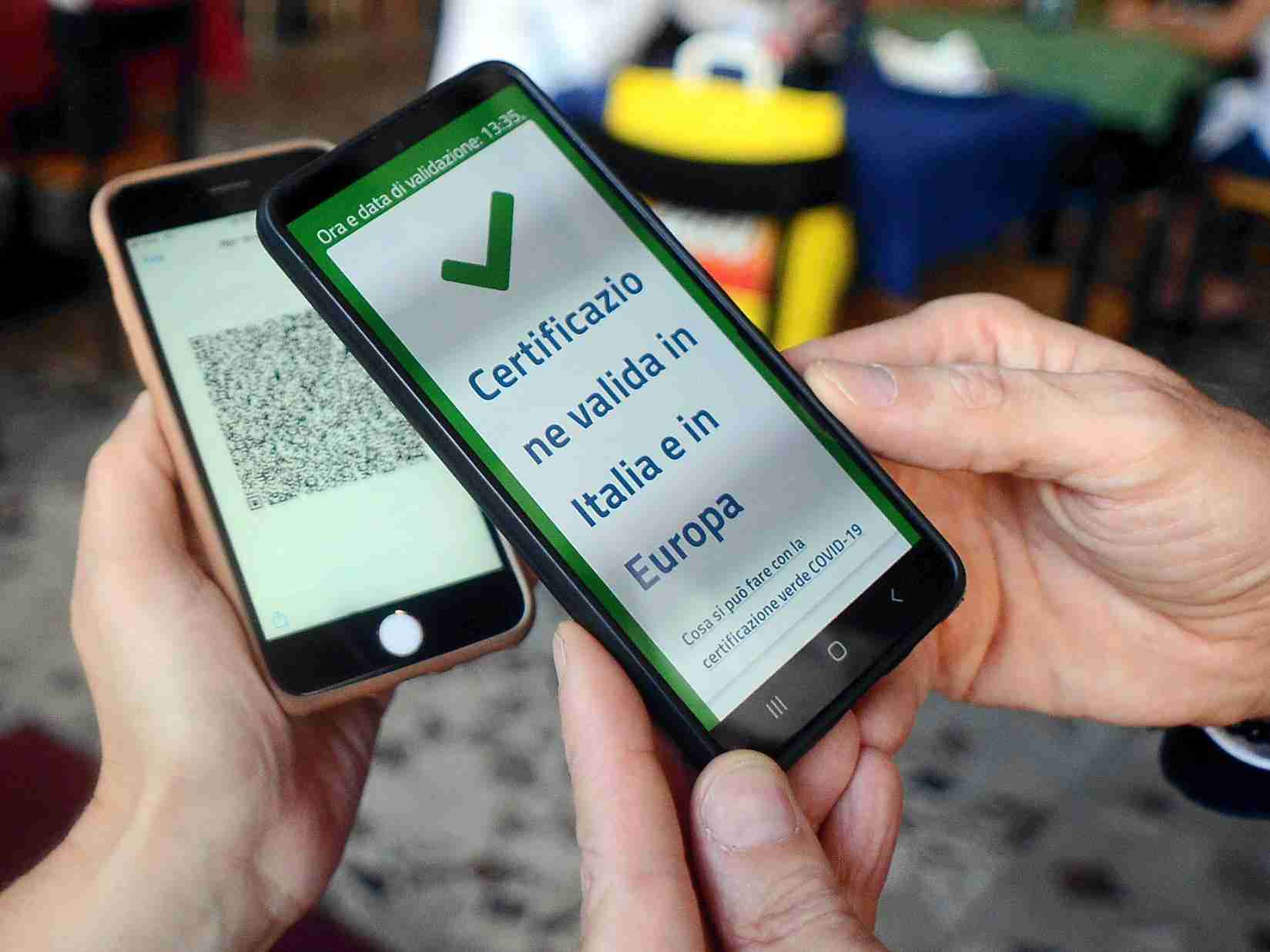 Scatta l’obbligo del green pass