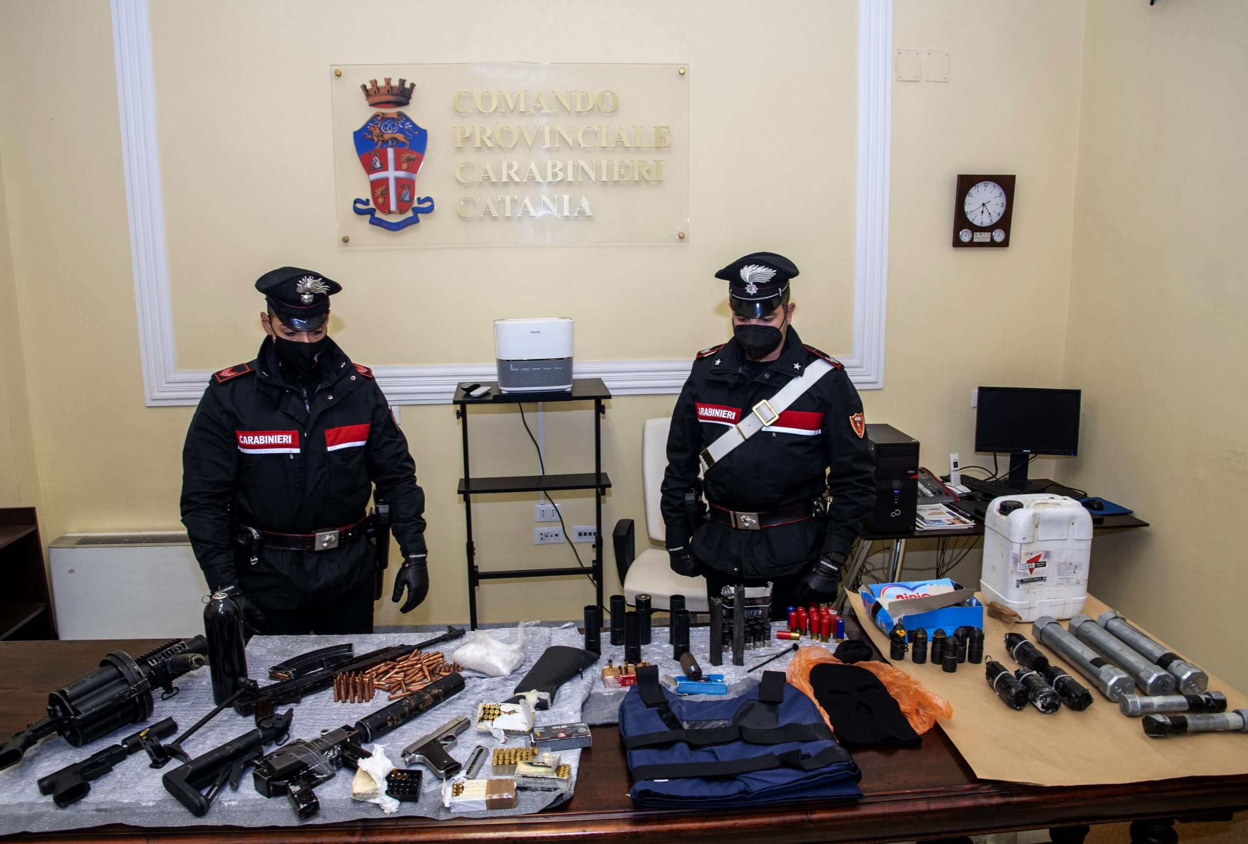 Scoperto arsenale a disposizione della criminalità organizzata