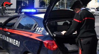 Catania: rinvenute 400 cartucce e mitragliatrice, denunciato