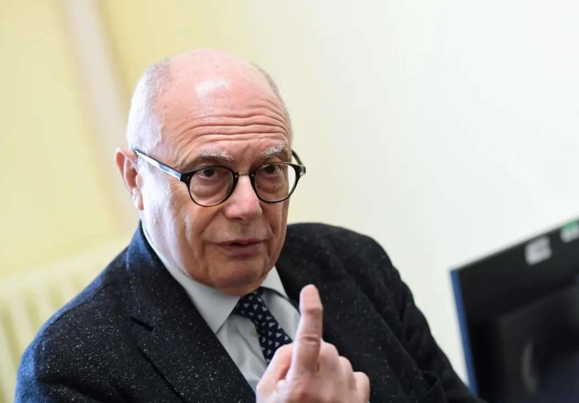 Covid: Galli, “Omicron 2 sostituisce rapidamente 1”