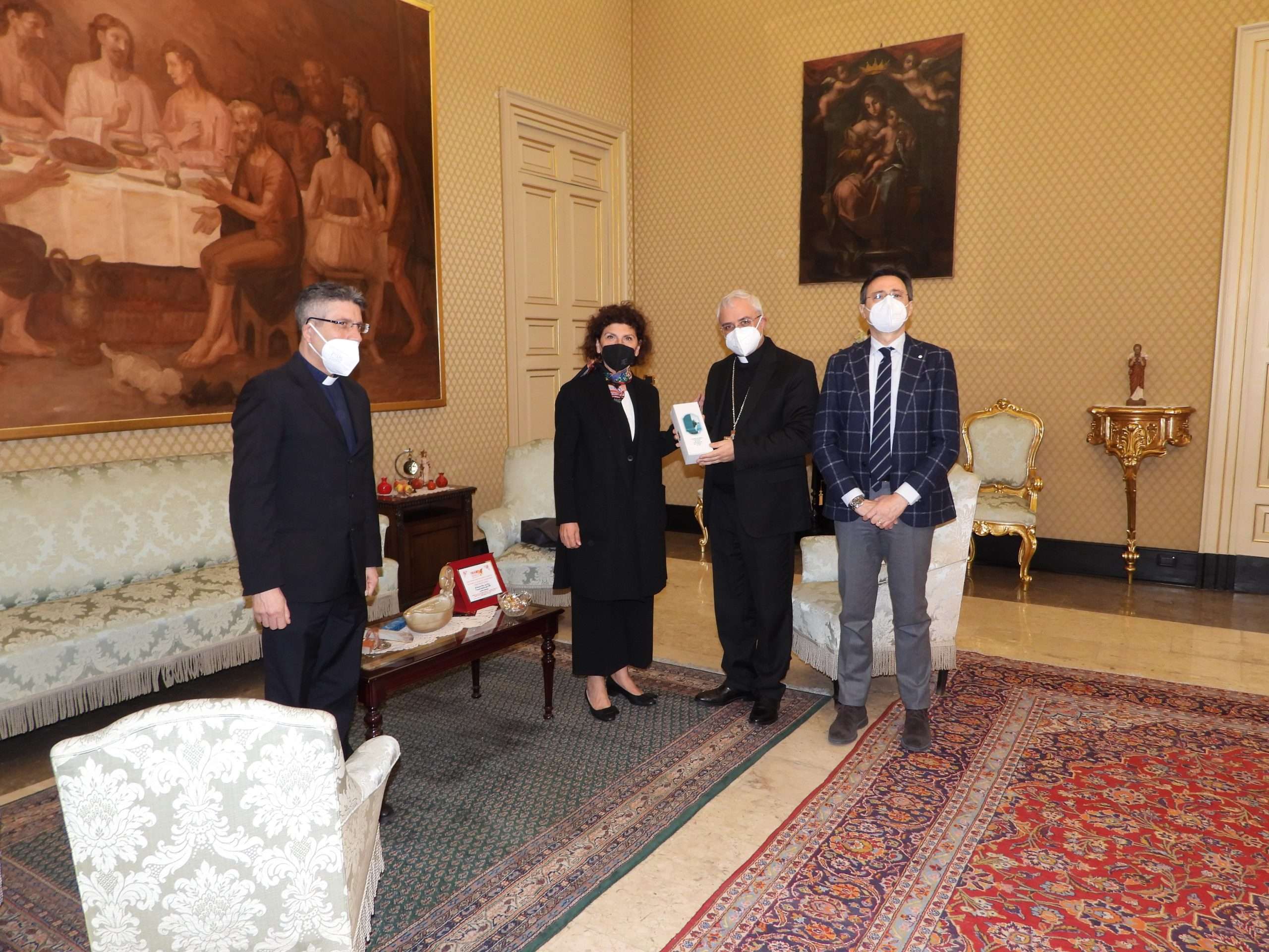 Olio della legalità consegnato all’Arcivescovo Mons. Luigi Renna