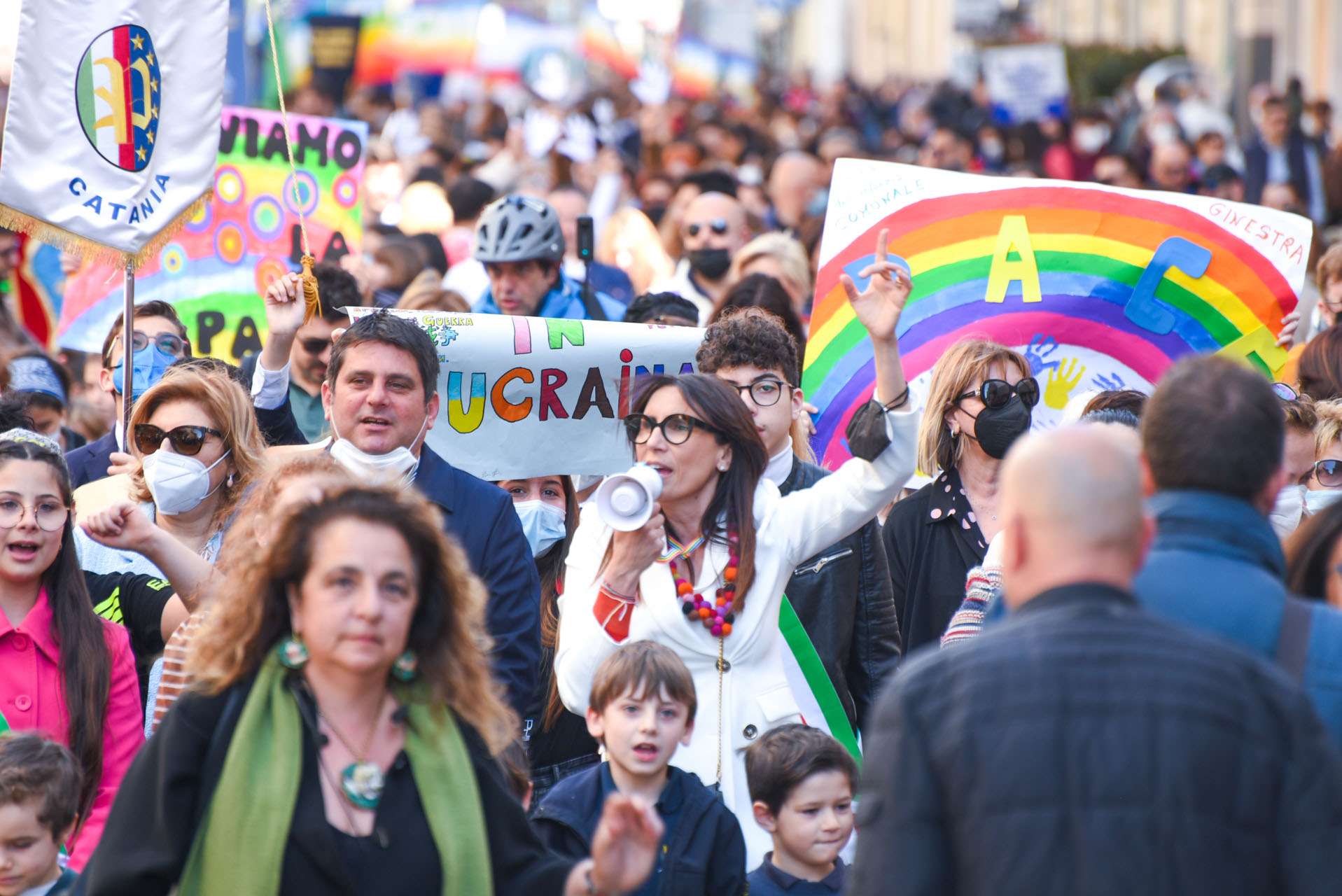 “Facciamo Pace”, un lunghissimo corteo per invocare un mondo di Pace