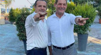 Anche il sindaco di Mascali abbraccia Cateno De Luca