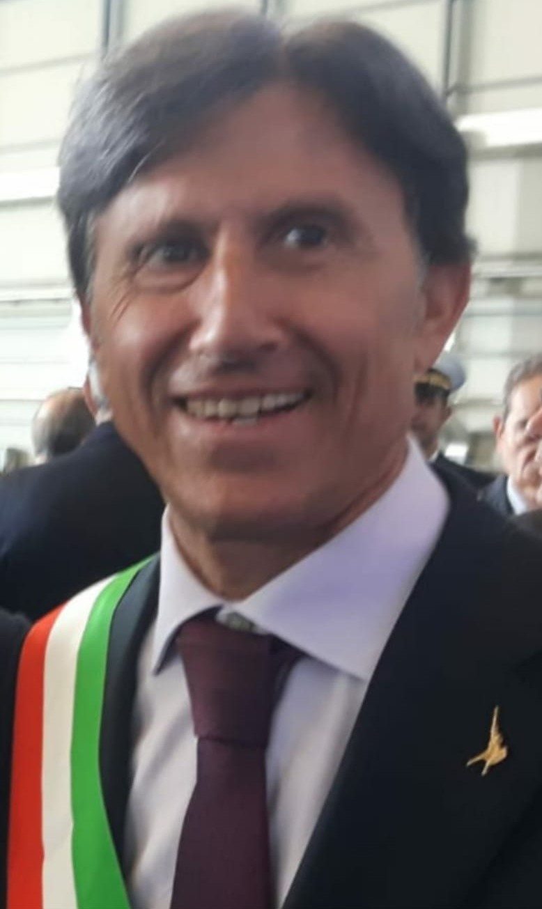 Il sindaco di Motta Sant’Anastasia Carra’ blindato da Salvini alla Camera dei deputati