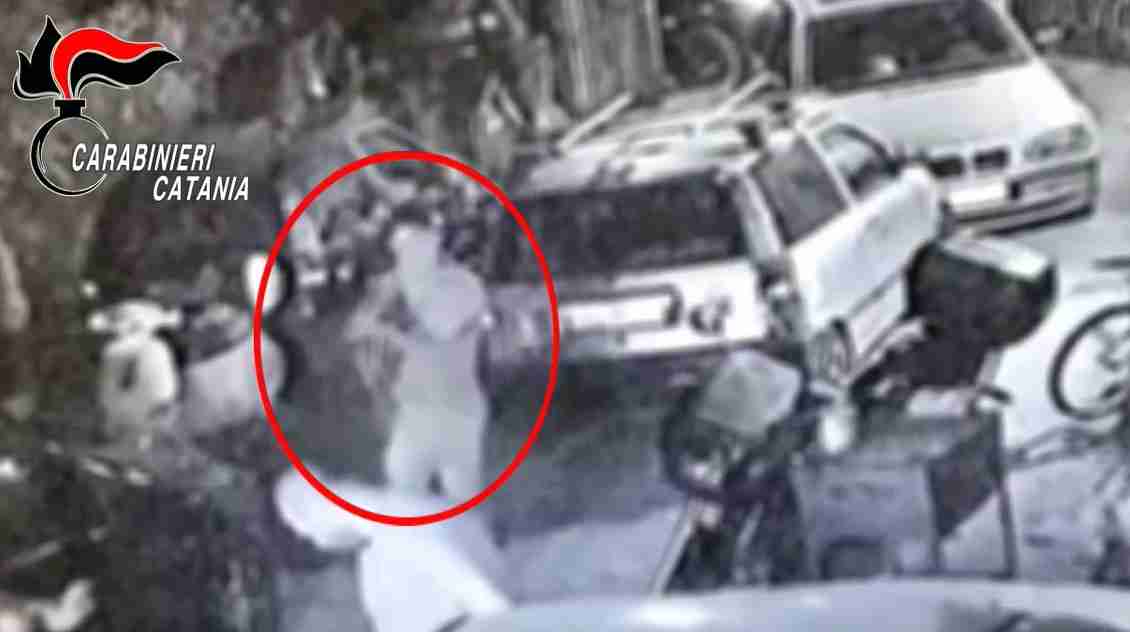 Paternò: tenta di sparare ai familiari, arrestati