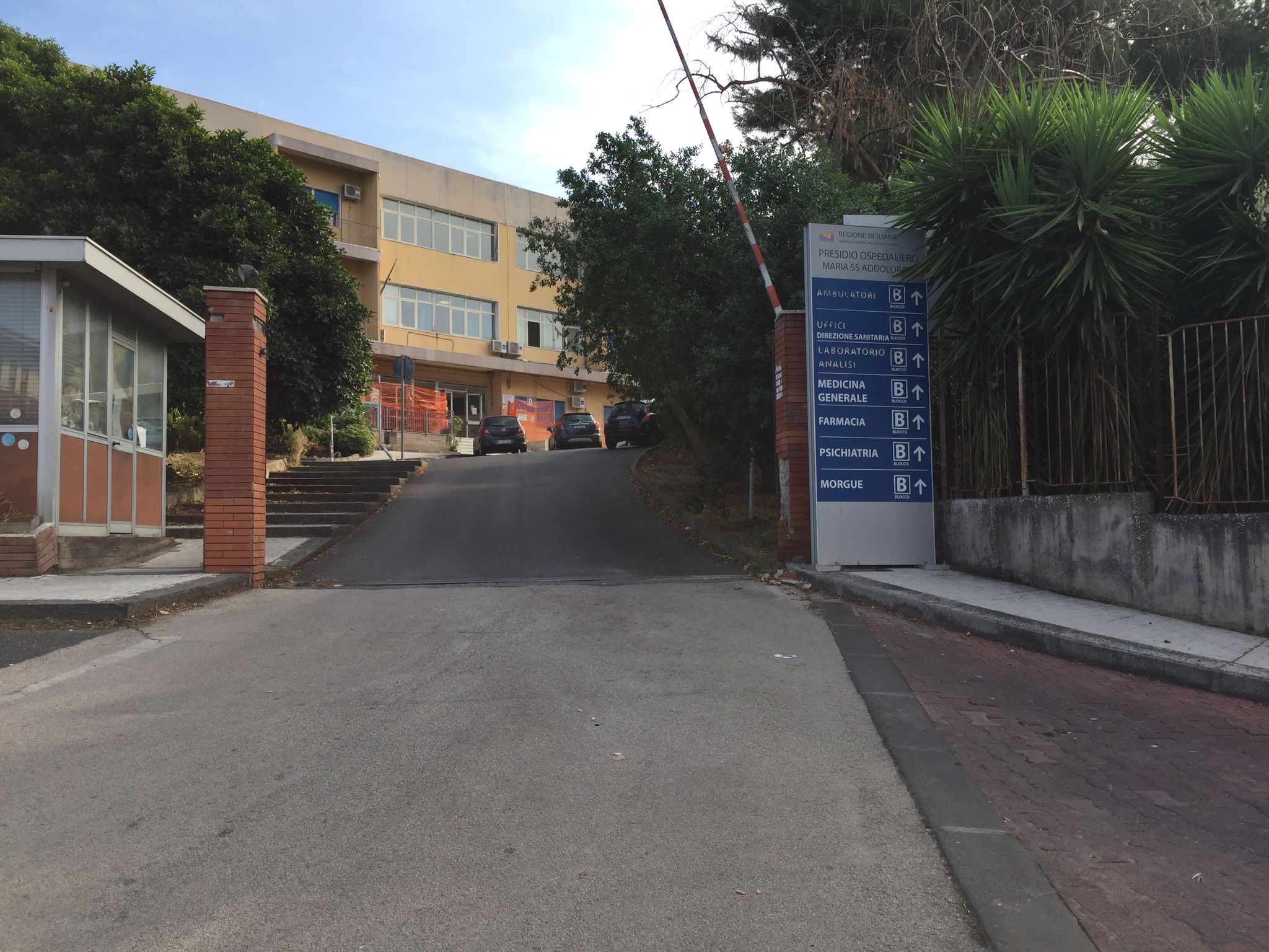 Biancavilla: dramma in Ospedale, quarantenne si lancia nel vuoto