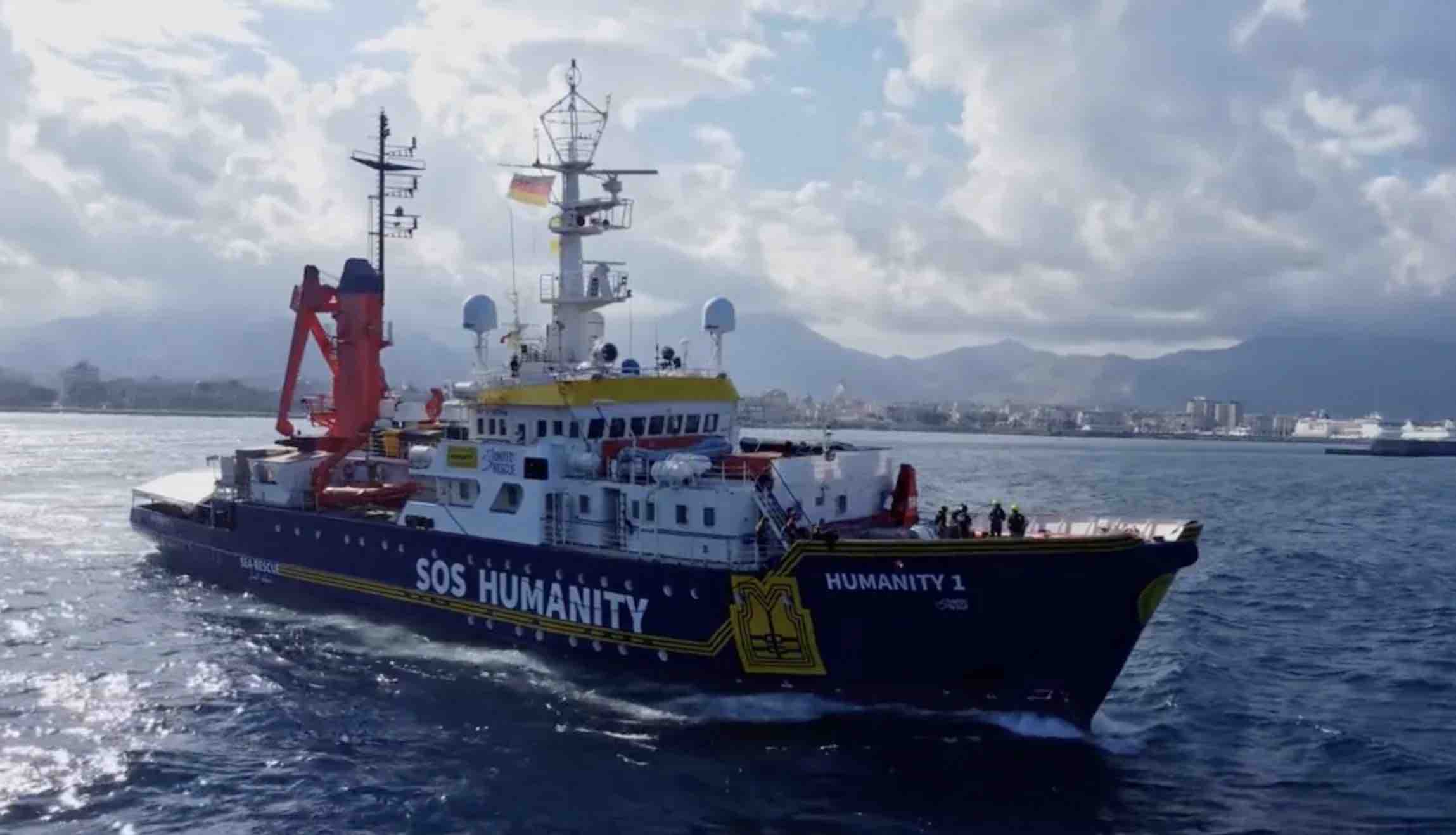 Humanity 1: sbarco di migranti a Catania