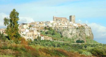 Motta Sant’Anastasia: FdI, FI e De Luca scelgono un candidato a sindaco