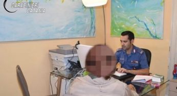 Minaccia la madre, arrestato