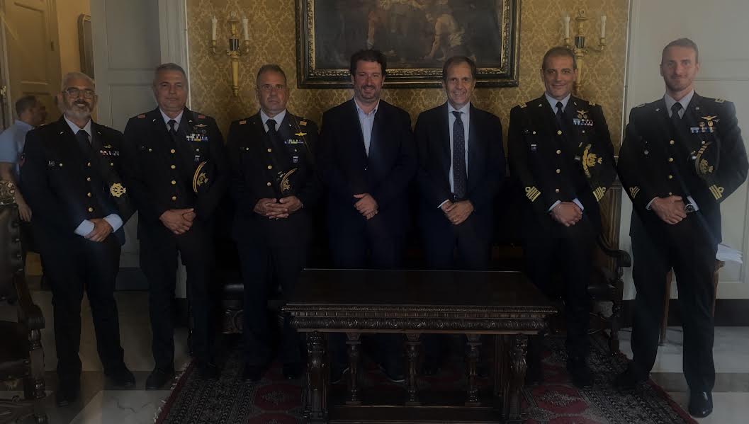 Il sindaco riceve militari Aeronautica autori del salvataggio alla Plaia