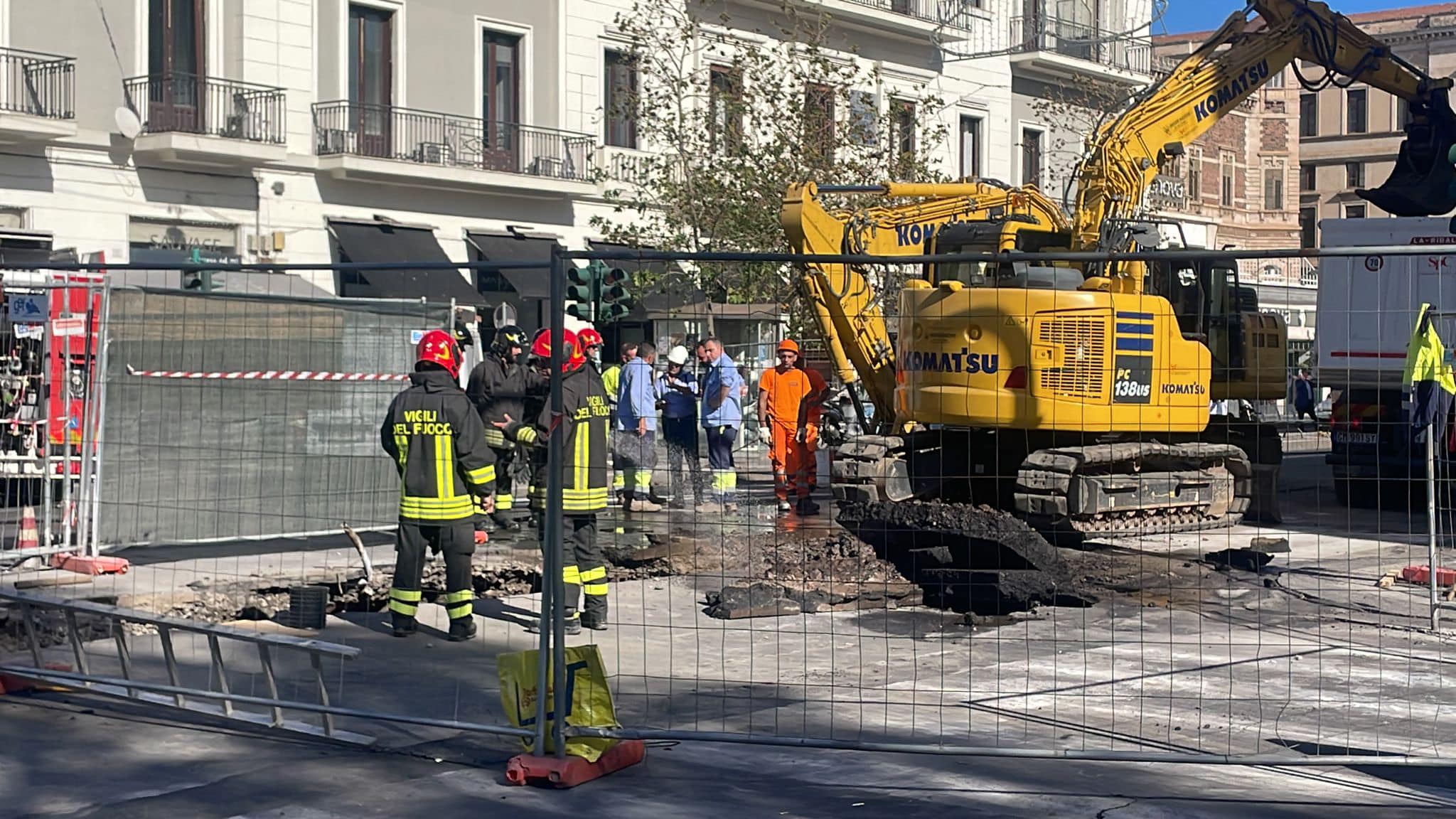 Fuga di gas paralizza Piazza Verga
