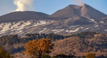Etna: pioggia di cenere lavica su Catania