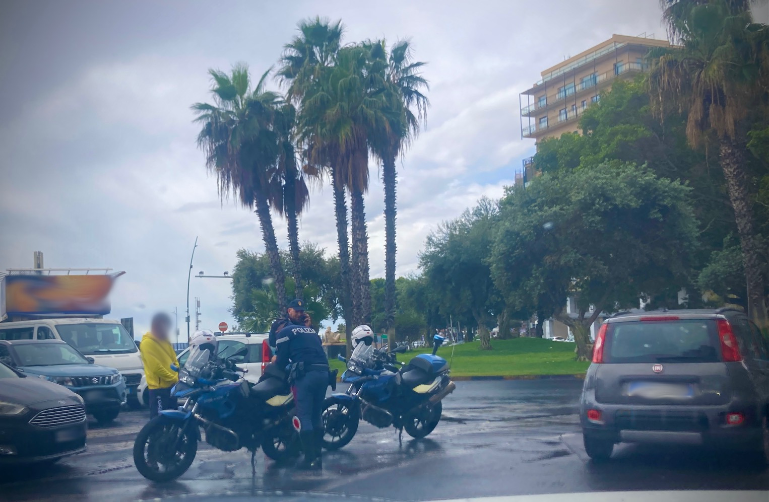 Parcheggiatori abusivi, proseguono senza sosta i controlli della Polizia
