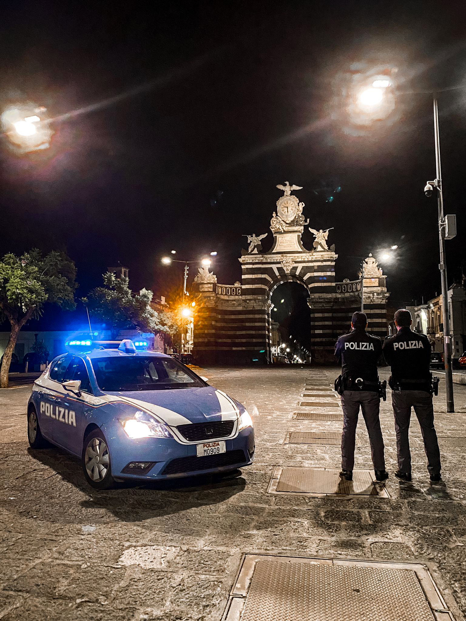 Tentano di rubare nell’ex ospedale Vittorio Emanuele, bloccati