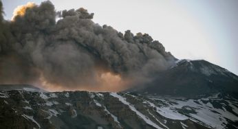 Attività di degassamento e tremore Vulcanico all’Etna continua