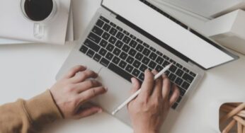 Esperimento vita gestita da AI risultati settimana produttività