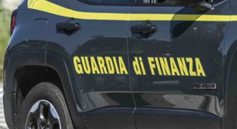 Sequestrato centro ottico abusivo in un appartamento a Catania