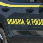 Guardia di Finanza Catania: sequestrati 62.000 articoli contraffatti in un deposito a Misterbianco