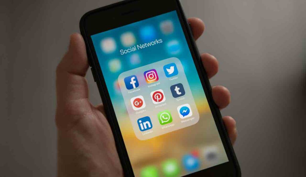 social (pexels) - cataniaoggi