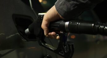 Autogrill, sconto del 20% sulla benzina per i nati in questi anni | Già attiva l’offerta, spenderanno pochissimo