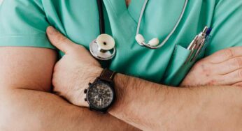 Anestetizzati dalla testa ai piedi: da ora ti fanno la totale anche per un dente del giudizio | Non ti accorgi di nulla