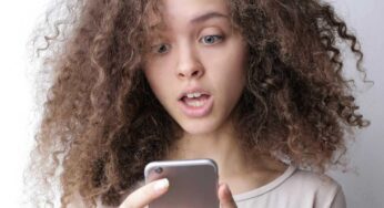 Addio Social network: chiusura imminente nel 2026, ti cancellano gli account per sempre | Farai a meno dell’amato passatempo