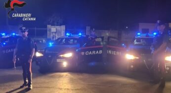 Paternò, auto rubata e fuga nel centro cittadino: due giovani arrestati dopo l’inseguimento