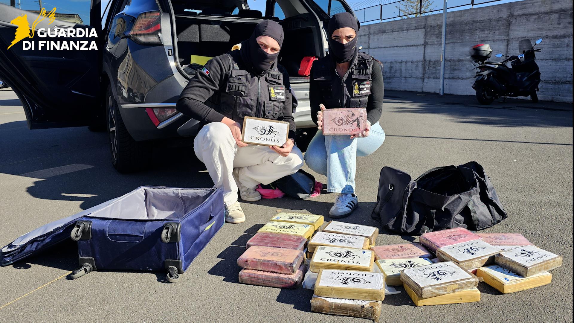 Droga, 35 kg di cocaina in auto: arresto e sequestro a Catania