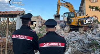 Catania, demolizioni abusive nell’Oasi del Simeto ordinate dalla Procura