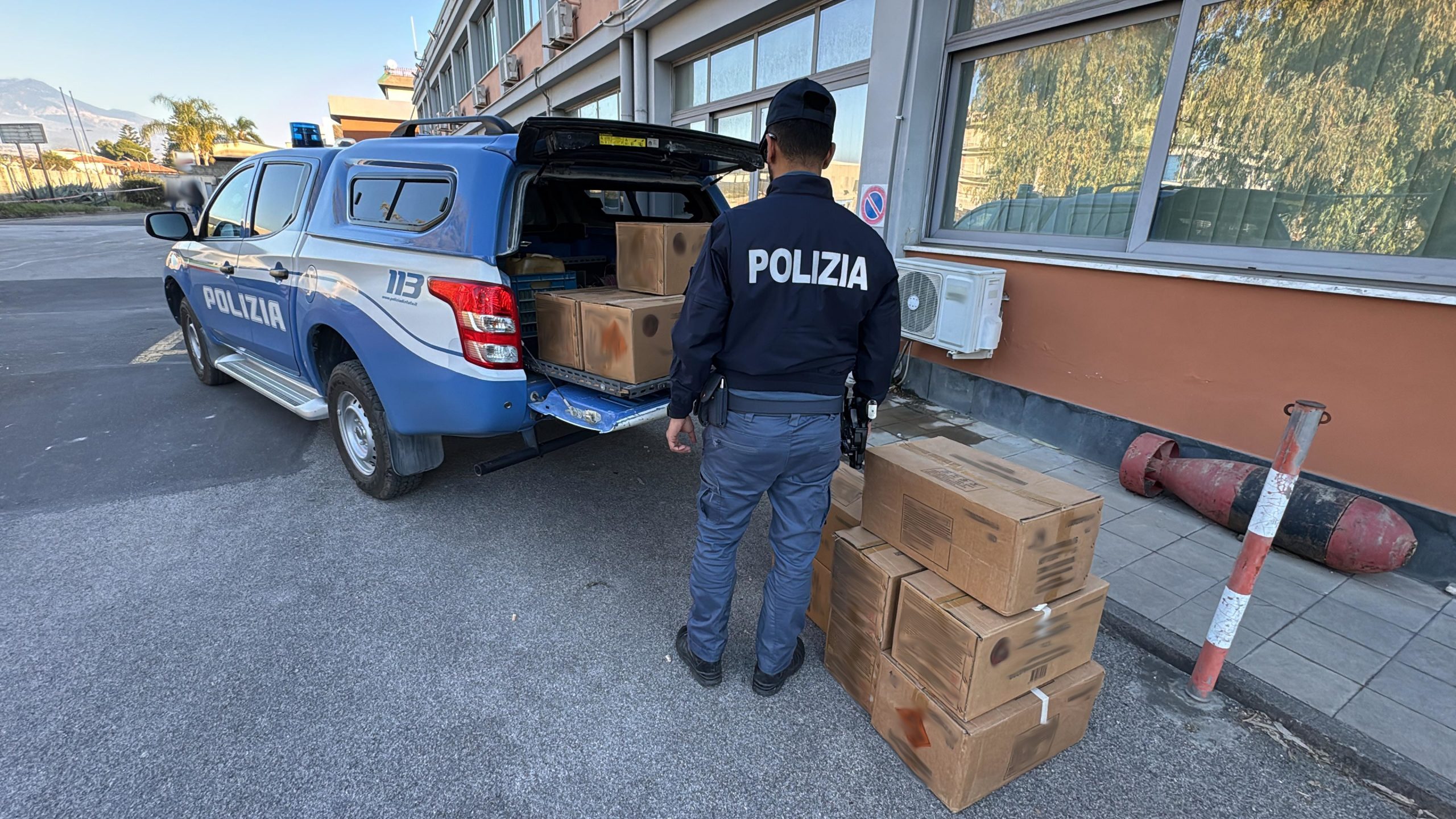 Esplosivi nascosti in garage, blitz della Polizia a Catania