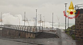 Tempesta su Catania, Trantino chiude le scuole: “Non uscite di casa”