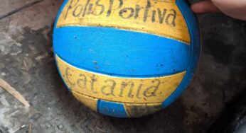 Il pallone viaggiatore: da Catania alla Calabria spinto dalla furia di Harry