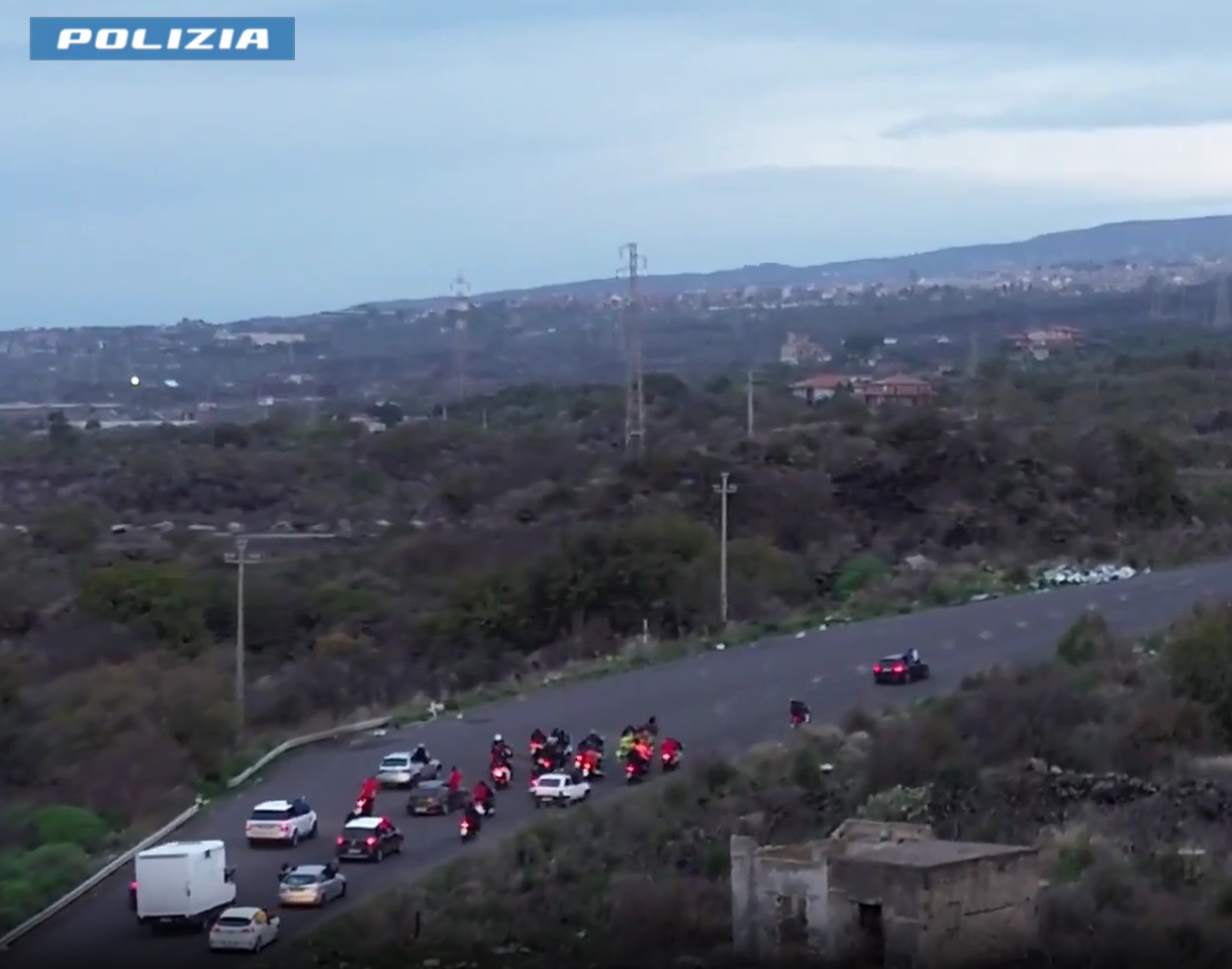 Corsa clandestina di cavalli: 15 denunciati nel Catanese