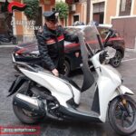 Targa regolare ma telaio “sporco”: gazzelle dei Carabinieri intercettano scooter rubato in Corso Martiri