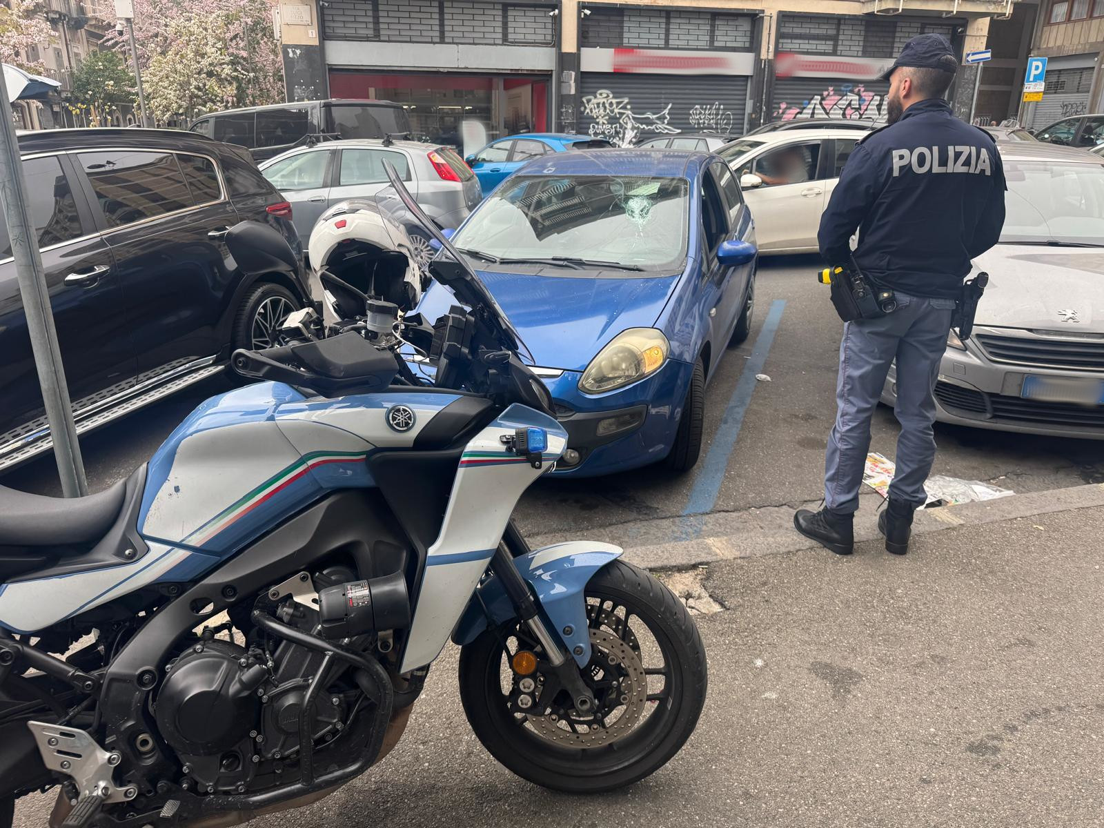 Catania: la Polizia arresta un cittadino straniero per danneggiamento e tentato furto su autovetture