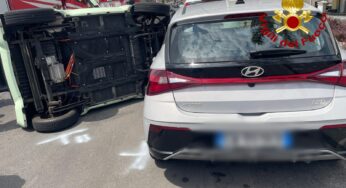 Incidente stradale in via Vincenzo Giuffrida: intervento dei Vigili del Fuoco per soccorrere una conducente