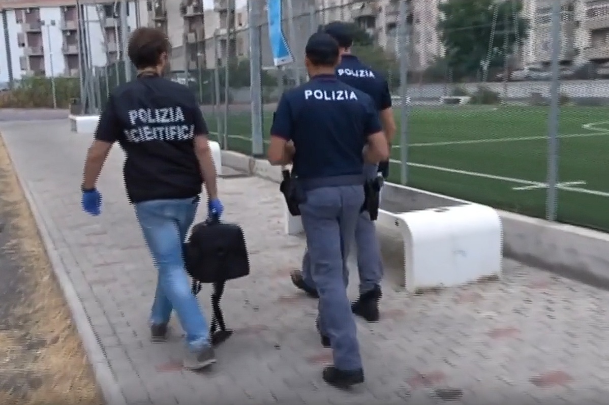 Sparatoria a Catania, feriti tre minorenni: un arresto