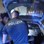 Furto di un motociclo e aggressione agli agenti: arrestato un maggiorenne e denunciato un minore dalle Volanti