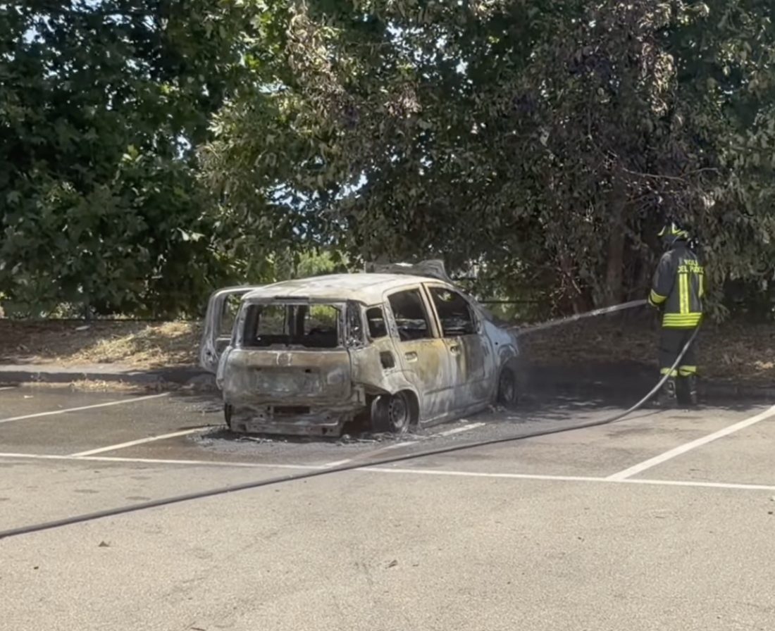 Auto incendiate all’ospedale di Giarre, un fermo