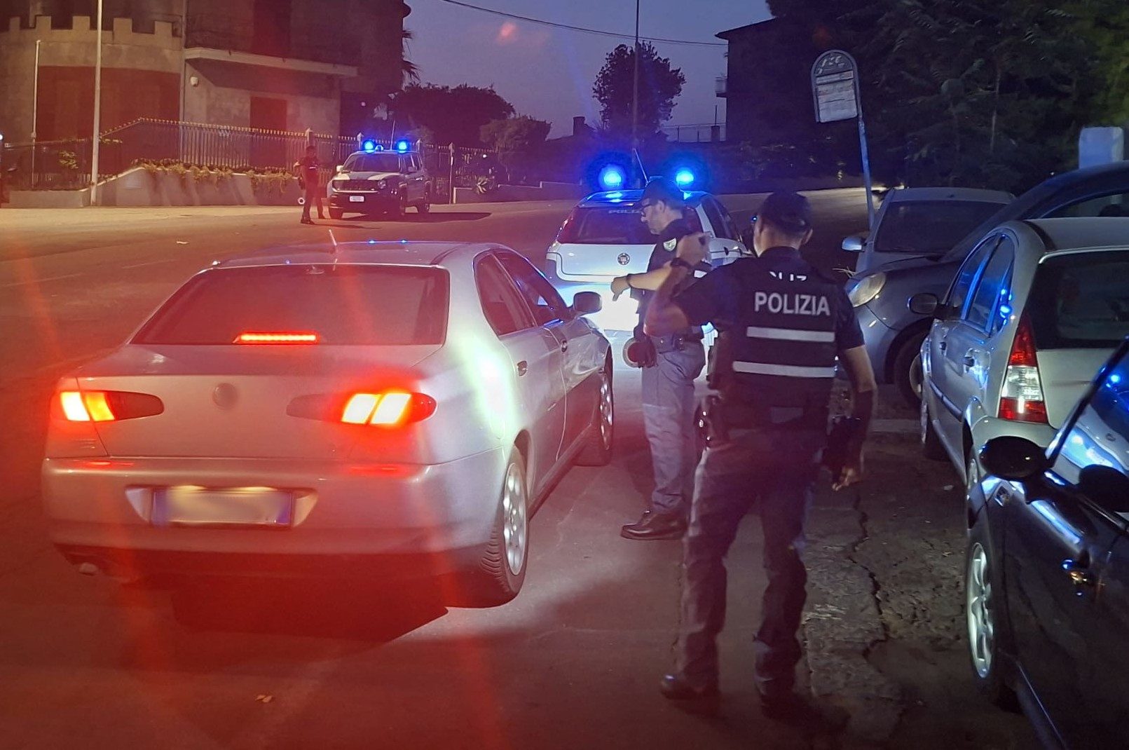 Controlli polizia Biancavilla: 91 identificati