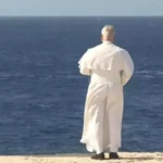 Il Papa sullo scoglio di Lampedusa, un gesto che pesa più di mille vertici