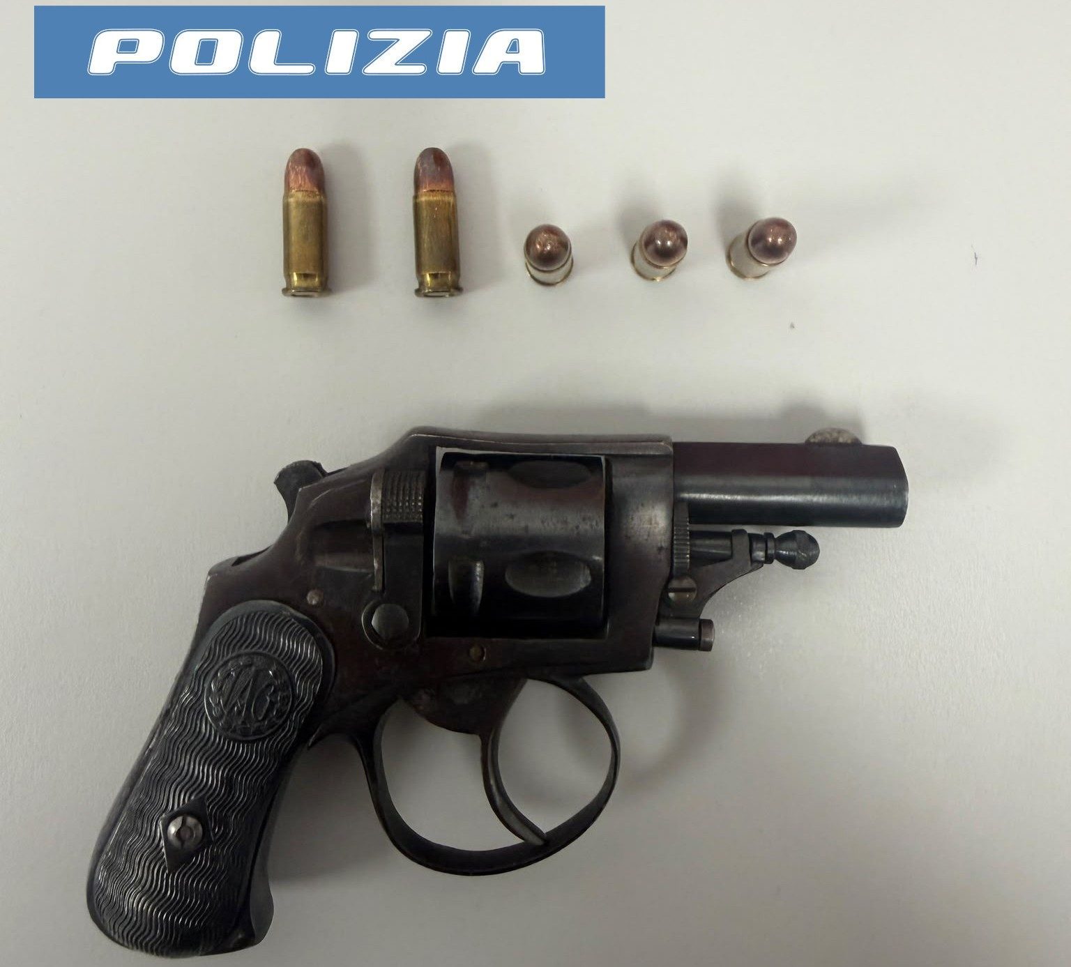Arrestato pistola San Cristoforo: 48enne in manette con revolver carico