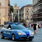 Polizia salva un turista con il defibrillatore nel centro storico di Catania