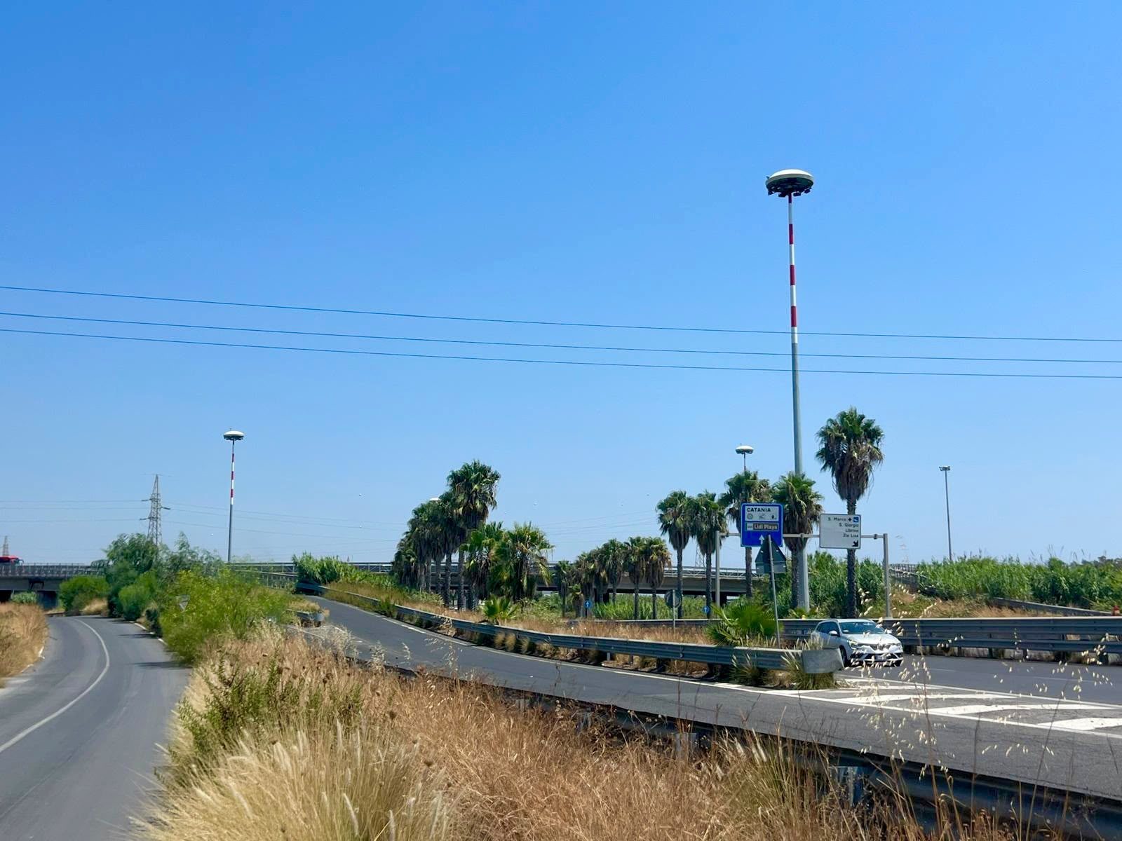 Svincolo aeroporto Catania torri faro led: dal 5 agosto