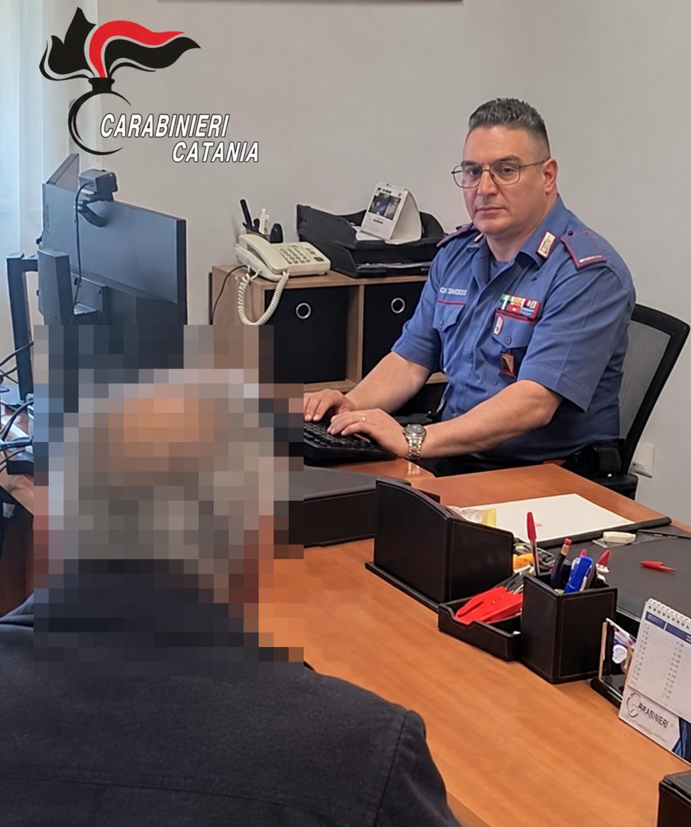 Anziano truffato con finto SMS delle Poste, 4 denunce dei carabinieri