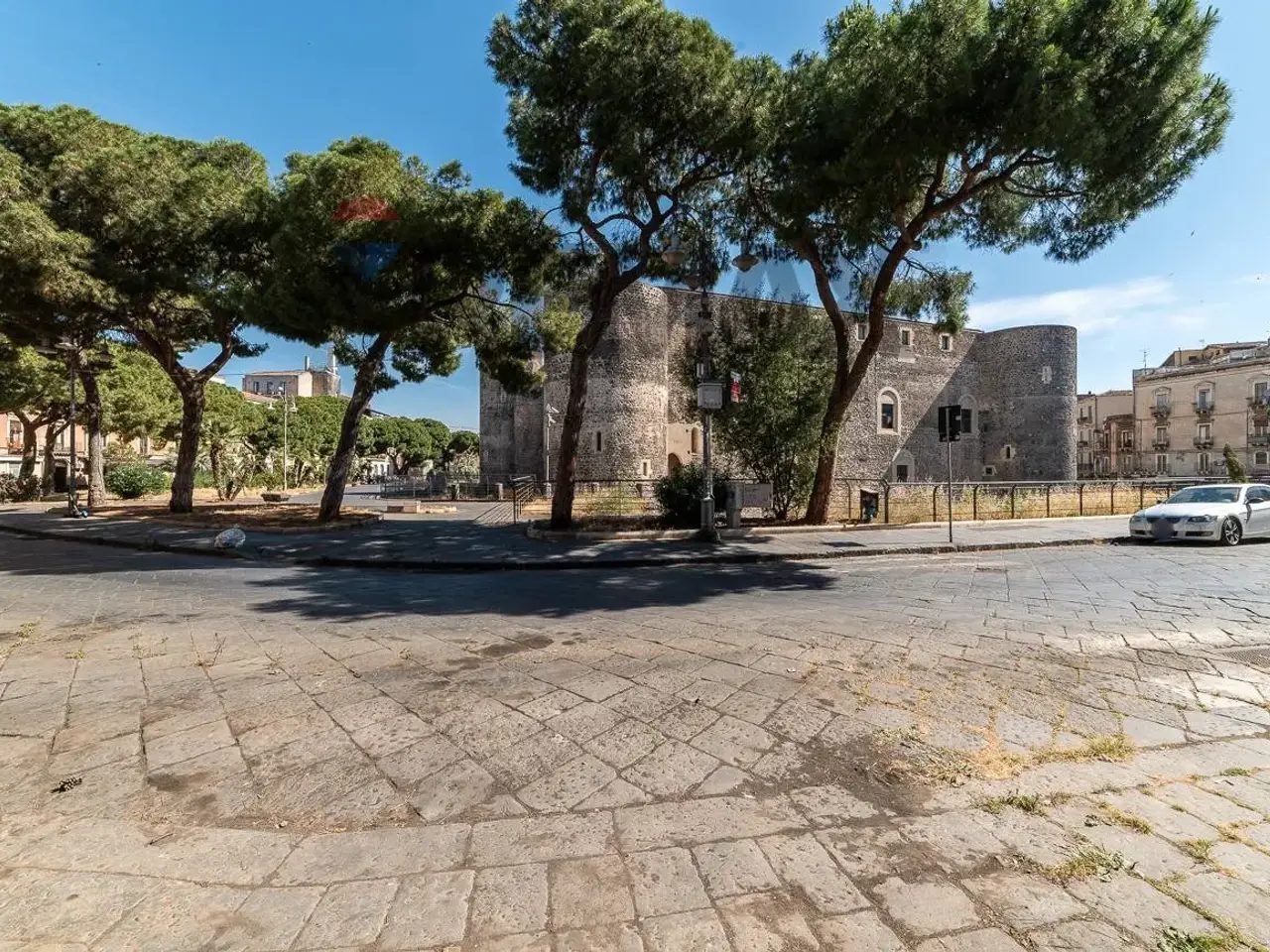 Pedonalizzazione piazza Federico di Svevia, nuovi orari