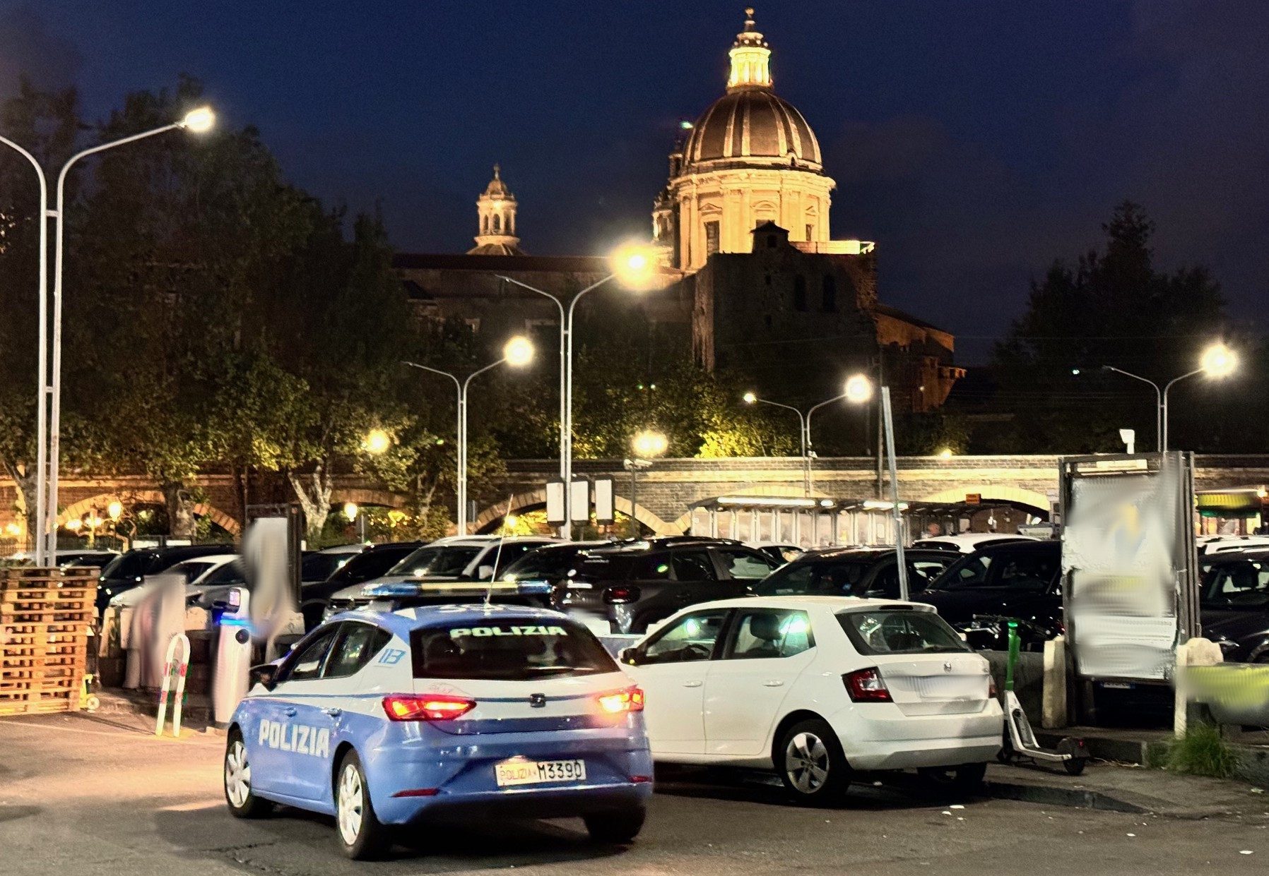 Tentato furto in piazza Alcalà, arrestato a Catania